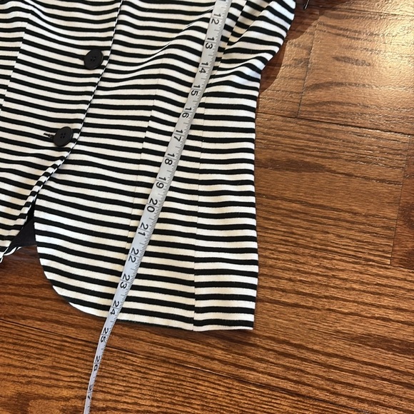 Bailey 44 Black and White Striped stretch knit Blazer 3/4 Sleeves with tie NWOT - Picture 10 of 10